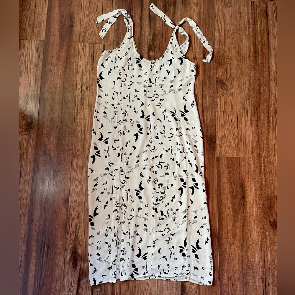 Saltwater LUXE black & white Maxi dress Size Medium